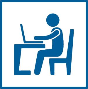 Alle Teilnehmer arbeiten während eines Seminars an einem eigenen Computer.